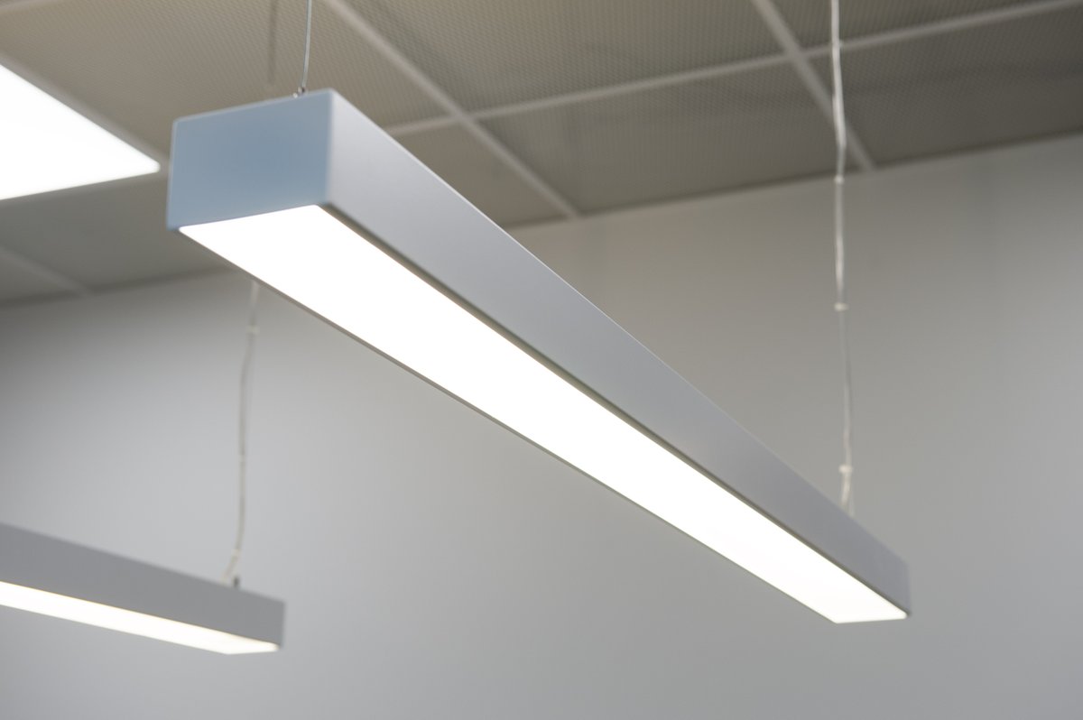 ACRYLITE's tweet photo. Get focused task lighting with ambient edge glow using #ACRYLITE® Satinice! Uniform, pixel-free, &amp; energy-efficient. #POLYVANTIS

Bring brilliance to every angle, every time. 💡 
#LightingDesign #EnergyEfficiency #InteriorDesign #ArchitecturalLighting #AcrylicSolutions https://t.co/oiWFdMmizq