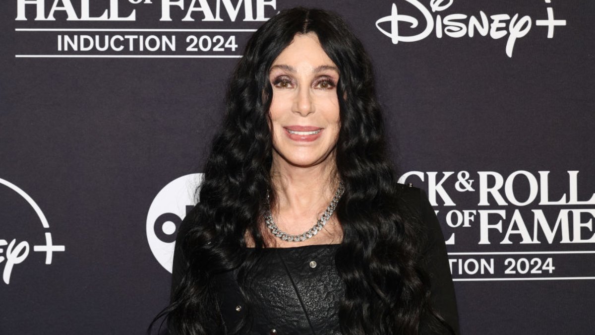 Cher Reveals 'Brutally Honest' Truth About Forthcoming Memoir | B101 b101.iheart.com/content/2024-1…