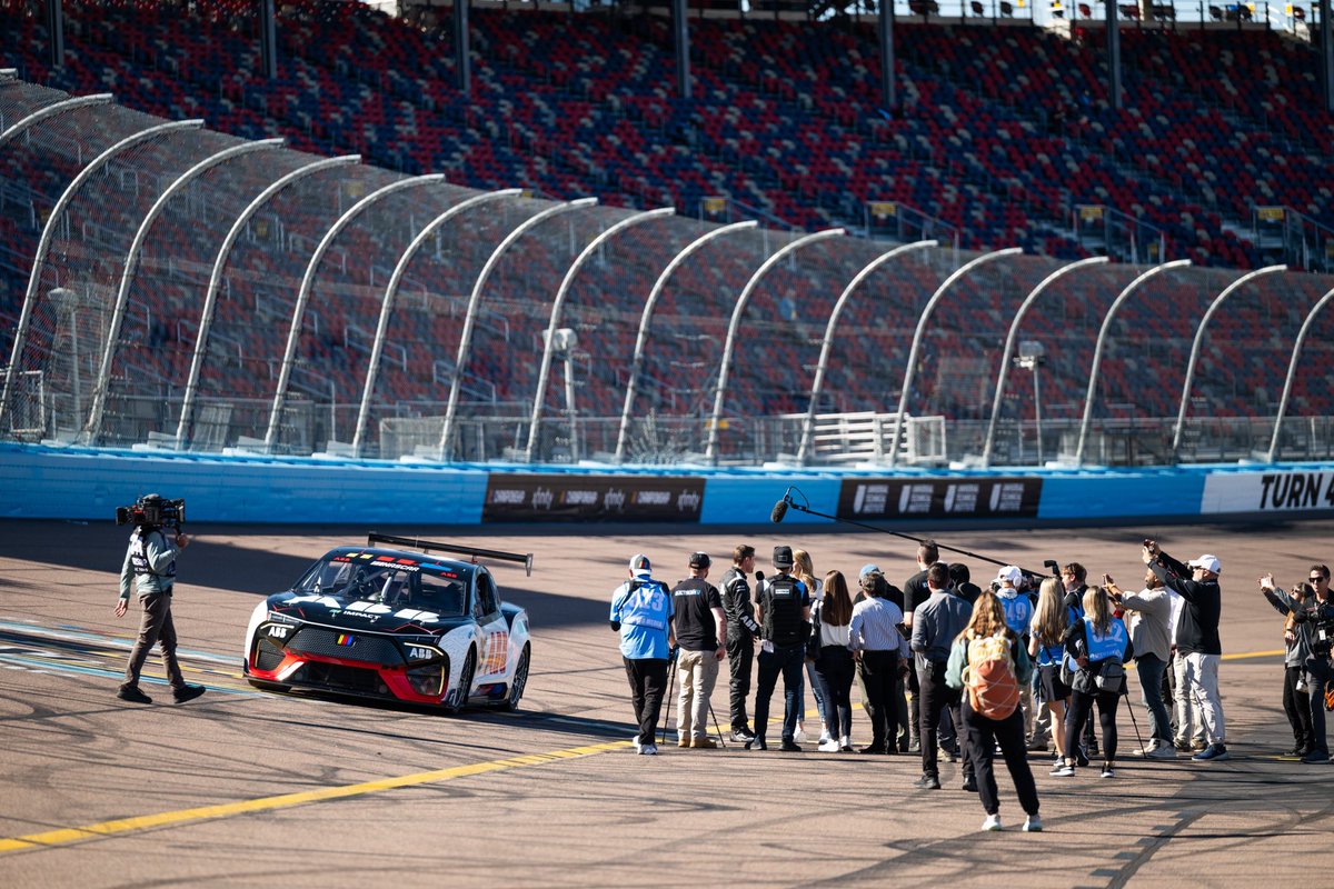Van_Knill's tweet photo. A great weekend with the @ABBNorthAmerica / @NASCAR EV Prototype during #NASCAR Championship Weekend at Phoenix Raceway. We continue to push the boundaries of this platform and thankful to be on the team alongside innovative people and partners. https://t.co/Za5uzBGLHM