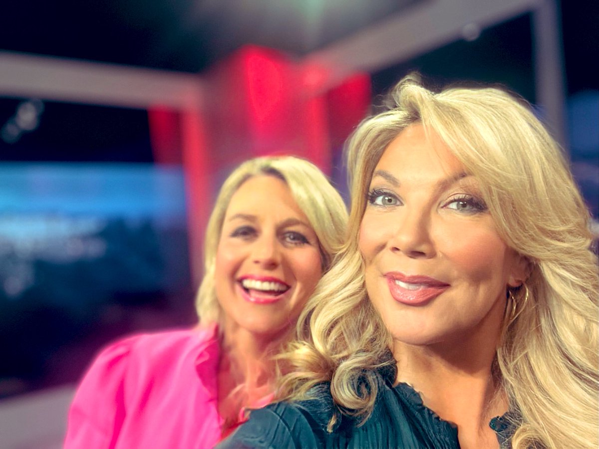 alexlovelltv's tweet image. The gals are in the hot seats for your local @itvwestcountry news tonight.
@elliebarkeritv 🥰🥰🥰🥰