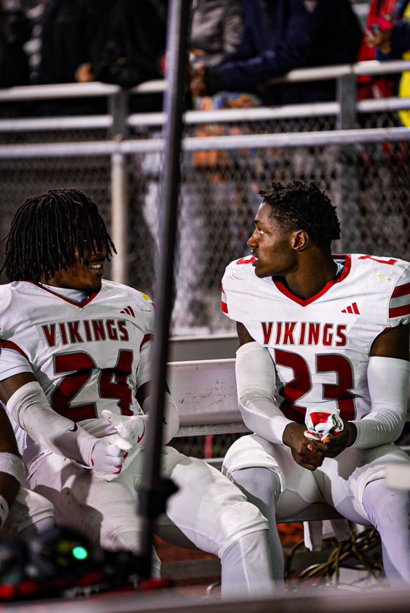 Junior season highlights 
5’11 185
89tackles 
4 int
6 tfl

hudl.com/v/2Qs10k