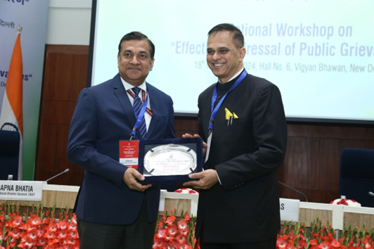 DARPG_GoI's tweet photo. 𝐒𝐞𝐬𝐬𝐢𝐨𝐧 - 𝐈𝐈𝐈
𝐓𝐡𝐞 𝐟𝐨𝐥𝐥𝐨𝐰𝐢𝐧𝐠 𝐩𝐫𝐞𝐬𝐞𝐧𝐭𝐚𝐭𝐢𝐨𝐧𝐬 𝐰𝐞𝐫𝐞 𝐠𝐢𝐯𝐞𝐧 𝐛𝐲 𝐭𝐡𝐞 𝐂𝐞𝐧𝐭𝐫𝐚𝐥 𝐌𝐢𝐧𝐢𝐬𝐭𝐫𝐢𝐞𝐬/𝐃𝐞𝐩𝐚𝐫𝐭𝐦𝐞𝐧𝐭𝐬 𝐝𝐮𝐫𝐢𝐧𝐠 𝐭𝐡𝐞 𝐒𝐞𝐬𝐬𝐢𝐨𝐧 – 𝐈𝐈𝐈:

1️⃣Grievance Redressal in EPFO by Shri Ramesh Krishnamurthi, CPFC, EPFO @socialepfo 
2️⃣Grievance Redressal in CBDT by Ms. SapnaBhatia, ADG, Taxpayers Services, CBDT @IncomeTaxIndia 
3️⃣Grievance Redressal in Railways by Shri Ratnesh Jha, Executive Director (PG), M/o Railways @RailMinIndia
4️⃣Grievance Redressal in Posts by Shri Shailendra Kumar Dwivedi, DDG, D/o Posts @IndiaPostOffice 

#CPGRAMS #GoodGovernance #PublicGrievances #CitizenCentric