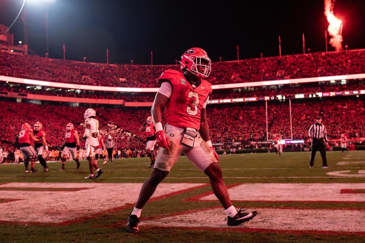 DAWG  family thank you for bringing the energy this past Saturday we thrive of that !!! #GoDawgs🐶