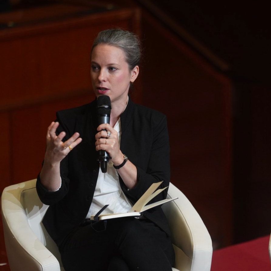 Lucie Castets tweet media