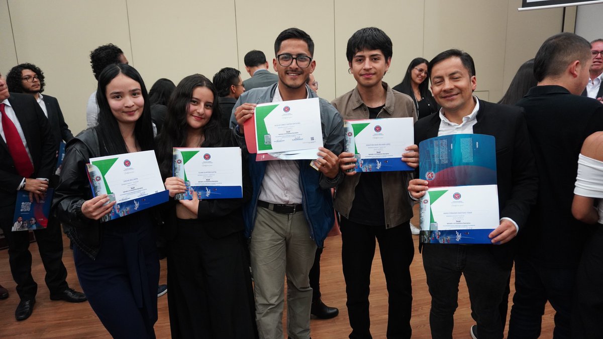 🎓✨ ¡Culminamos con éxito el Diplomado en Excel Aplicado a la Estadística! 📊💻
Felicitamos a todos los participantes por este gran logro. 🚀 Nos vemos en la próxima cohorte en 2025. 💡 #SomosUNICESMAG