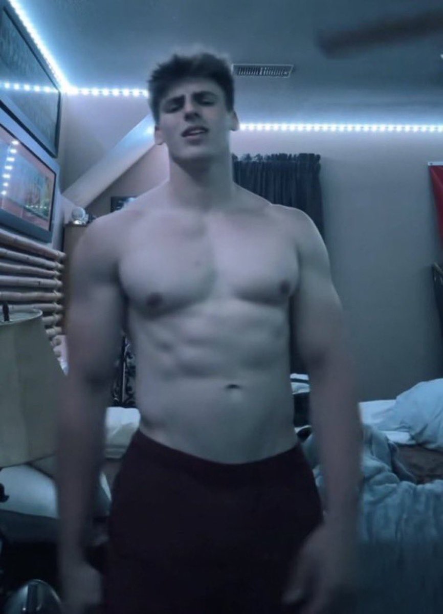 poppy 🦋 tweet media