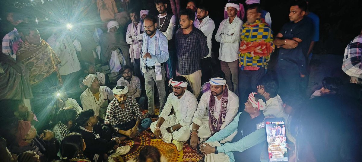 भारत आदिवासी पार्टी के तीन विधायक (थावरचंद डामोर, जयकृष्ण पटेल, कमलेश्वर डोडियार), राष्ट्रीय सदस्य (कांति भाई रोत, जितेंद्र मीणा) और हंसराज धांध्या समरावता गाँव पहुँचे.! इस दौरान समरावता में रात्रि चौपाल का आयोजन किया और ग्रामीण जनों के दुःख-दर्द को महसूस किया..! भारत आदिवासी