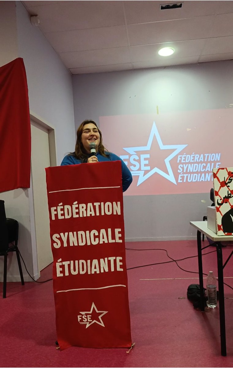 💥 Enfin, notre Secrétaire Générale, Claire Vigneau, a conclu ce troisième #CongresFSE. 

Elle a remercié l'ensemble de nos délégué-e-s, les camarades resté-e-s sur leurs sections, et nos invité-e-s pour leur investissement , et a félicité notre organisation pour son travail !