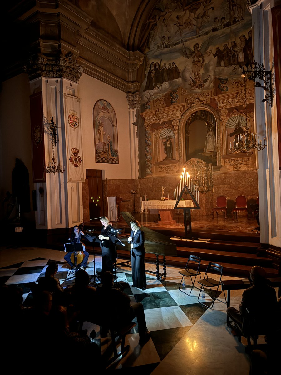 vocesdelcamino_'s tweet photo. 🙏✨ Este sábado vivimos el segundo concierto de VOCES DEL CAMINO, una experiencia inolvidable en la  Iglesia de la Santa Espina de Mula, con @latempestad__
🎹 @silviamarquezch  al clave.
🎻Sara Ruiz Martínez en la viola da gamba.
🎤sopranos @OlallaAleman y Agnieszka Grzywacz. https://t.co/q3mWg1iwha