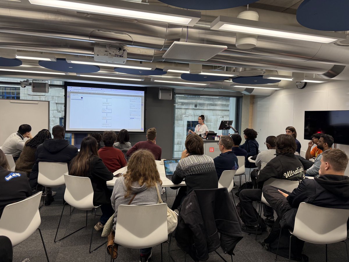 sumithpdd's tweet image. Absolutely great session 🧠 by @MaggieMcroskey , will invite her to another #flutterdevcamp #flutterflow edition
