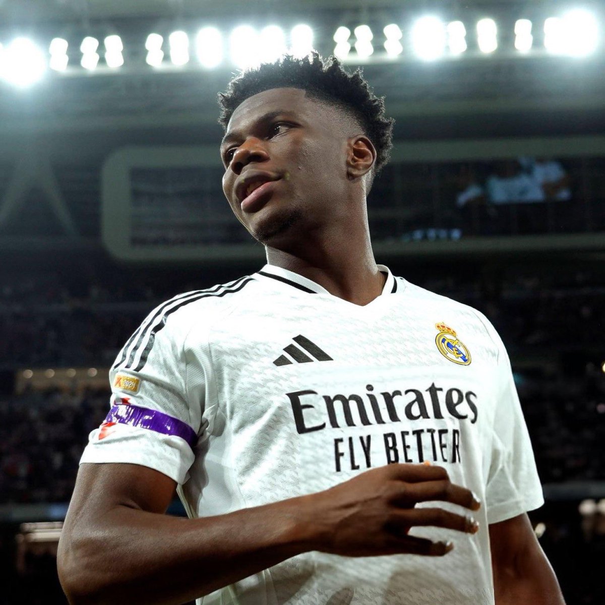 RMadrid_actu's tweet photo. 🚨| 𝐁𝐑𝐄𝐀𝐊𝐈𝐍𝐆: Tchouameni devrait jouer DÉFENSEUR CENTRAL pour LE RESTE de la saison. ✅🛡️

✅ Ancelotti ne s'attend à AUCUNE SIGNATURE en Janvier. ❌

@relevo https://t.co/fk7km9Un37