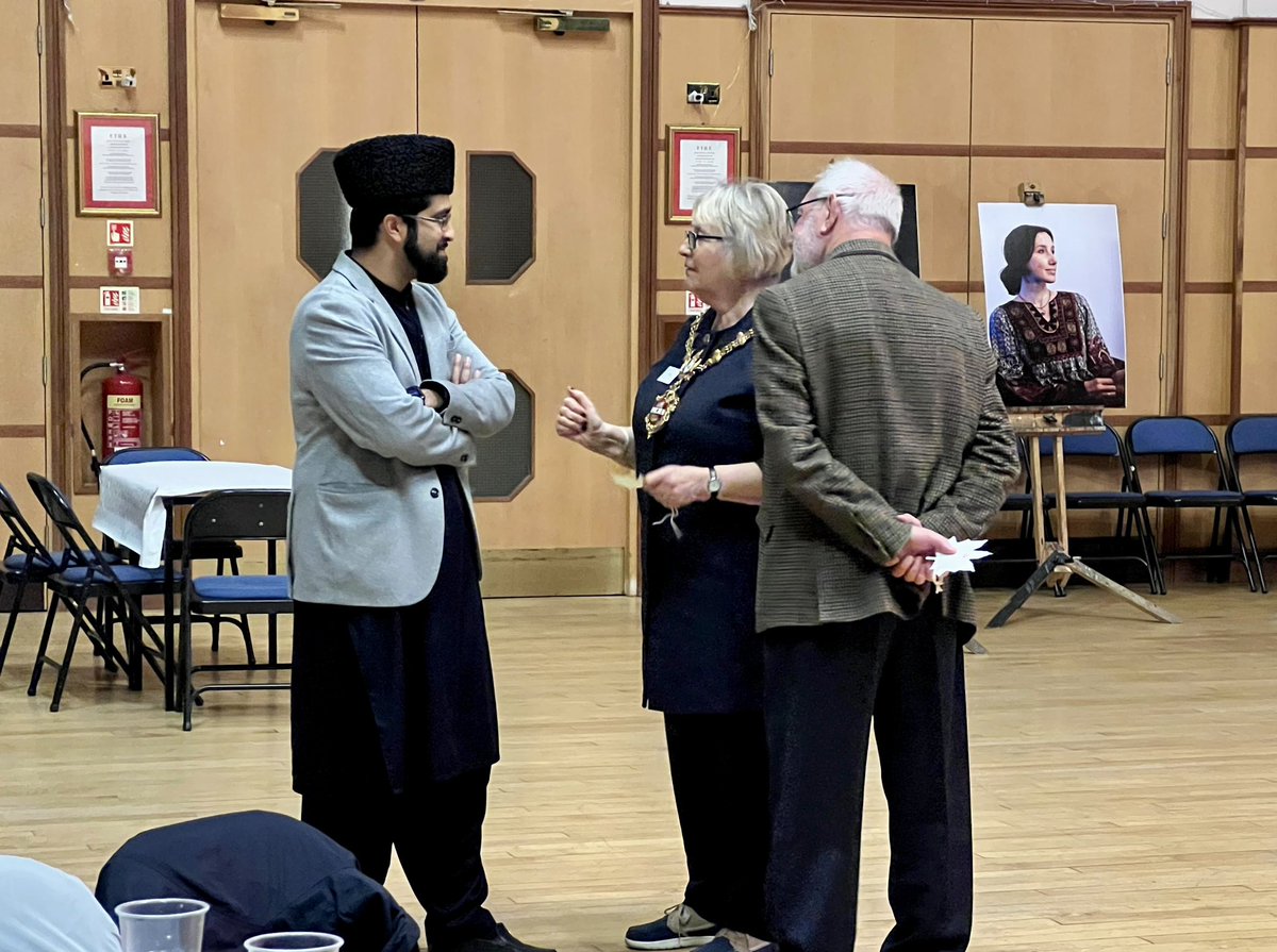 Yesterday, #Dudley College of Technology hosted a beautiful Interfaith Event where friends, faith leaders, and neighbours came together. We united in prayer for peace in the world. A true celebration of unity and understanding. 🌍 #InterfaithHarmony