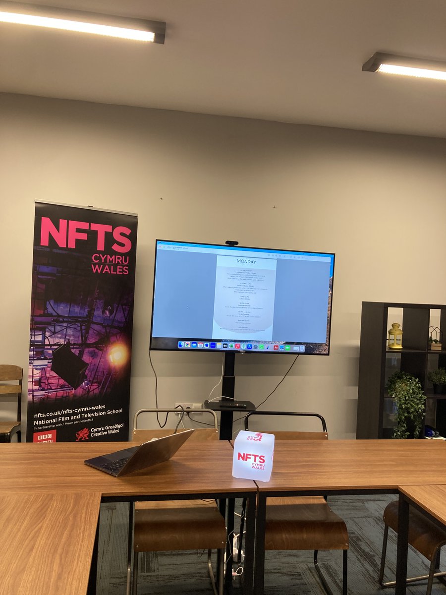 Day 1 of HETV Script Editing for <a href="/NFTSCymruWales/">NFTS Cymru Wales</a> x <a href="/UKScreenSkills/">ScreenSkills</a> - 🏴󠁧󠁢󠁷󠁬󠁳󠁿📃📺