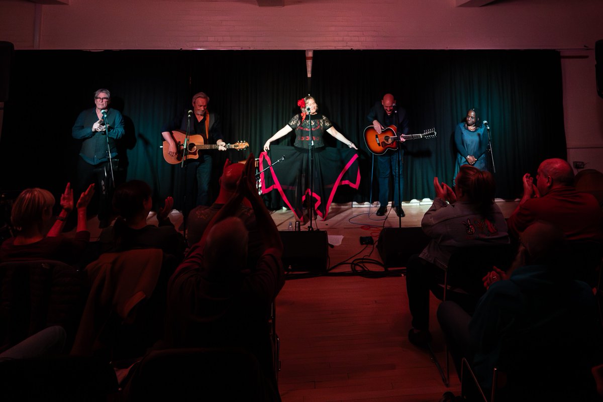 Looking back on this fabulous night with <a href="/NaomiBedford/">Naomi Bedford</a> and the Ramshackle Band as they tore it up at Cecil Sharp House last month! Who was there? 🤩