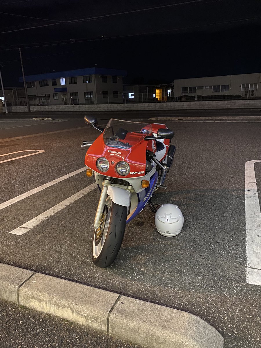 hatathiotoko's tweet photo. 不動車回避😡 https://t.co/cg3AlVaBfD