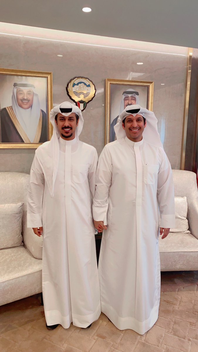 تشرفت اليوم بمقابلة 
وزير الإعلام والشباب عبدالرحمن بداح المطيري 
الرجل المناسب في المكان المناسب 
هذا الرجل يستحق منا كل الدعم على ما قدمه 
وسيقدمه في الأيام القادمة 
أفكار عظيمة و جهود جبّارة في خدمة الكويت 
على جميع المستويات 
تباشروا بالخير و القادم أجمل بإذن الله