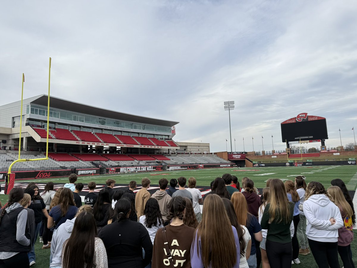 FrasierKim's tweet photo. FBLA field trip to WKU to hear about careers, game day prep, how to get started in this amazing field, and tour the facilities. @SouthWarrenHS https://t.co/hJULUz3oFD