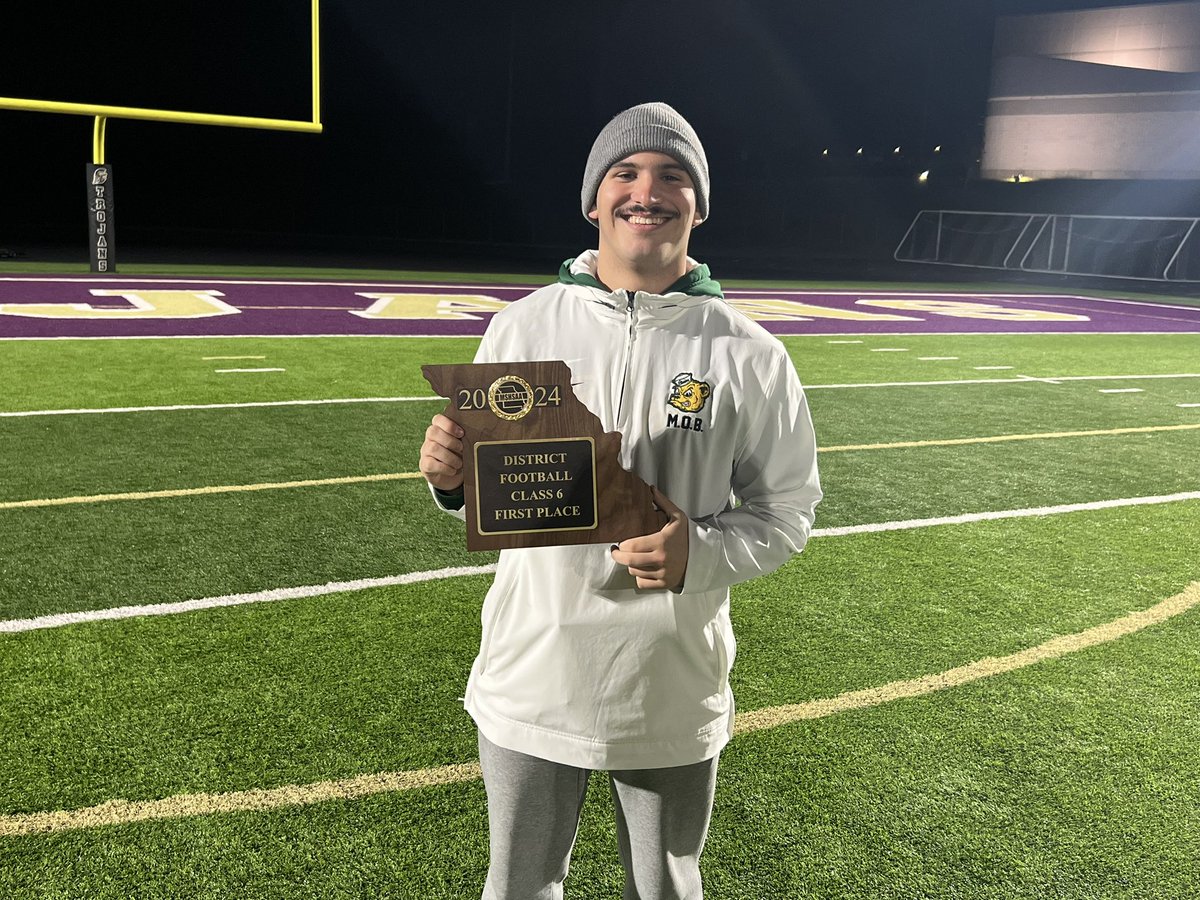 LukeOchoa3's tweet photo. Had a great weekend doing 2 things I absolutely love. 

- District title for @RBBruinsFB 
- Another win at @TrailblazerGold 
In both cases tho, jobs not finished until championships are won #OneStat https://t.co/jg21BpxZif