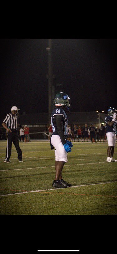 BattleKadir14's tweet photo. Senior SZN Highlights🅿️#Blessed🙏🏾‼️
@PantherPride305 @JerryRecruiting @larryblustein @Andrew_Ivins 

https://t.co/T5MkTwqtNi https://t.co/wO8ChDySet