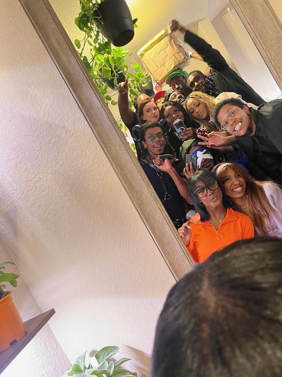 iPostRandomBS's tweet image. Halloween 2024💀👻🎃