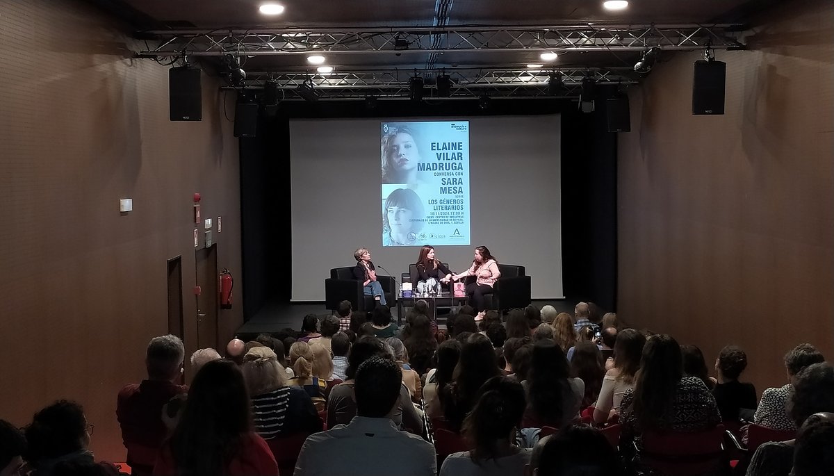 CICUS_'s tweet photo. 📷 En colaboración con @letrasandalucia (@CulturaAND), @LibrosBarrett y @lafugalibrerias, hoy hemos organizado en #CICUS @unisevilla un encuentro con las escritoras @evilarmadruga y Sara Mesa, moderado por la editora Belén García. #AforoCompleto https://t.co/JNlGd4Wx4l