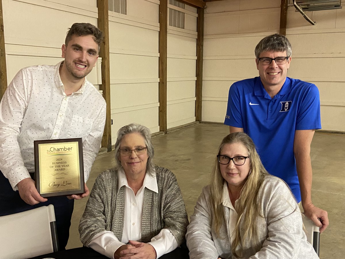 Congratulations to Mt. Carmel Buy-Low Store # 440 for being named the Wabash County 2024 Business of the Year. Nominated by their customers, we are so proud of Ryan and his team for making our Mt. Carmel location the best place to shop in Wabash County, IL.

#houchenshappenings