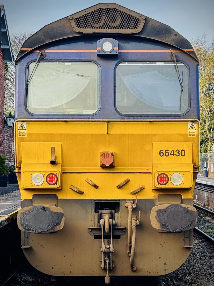 It’s that deep clean time of year again!

<a href="/networkrail/">Network Rail</a> <a href="/DRSgovuk/">Direct Rail Services</a> Rail Head Treatment Train symmetry, Nunthorpe, North Yorkshire.

Original image credit: Anthony Watson

#RailwaySymmetry #Symmetry #NetworkRail #DirectRailServices #DRS #Class66 #RHTT #RailHeadTreatmentTrain