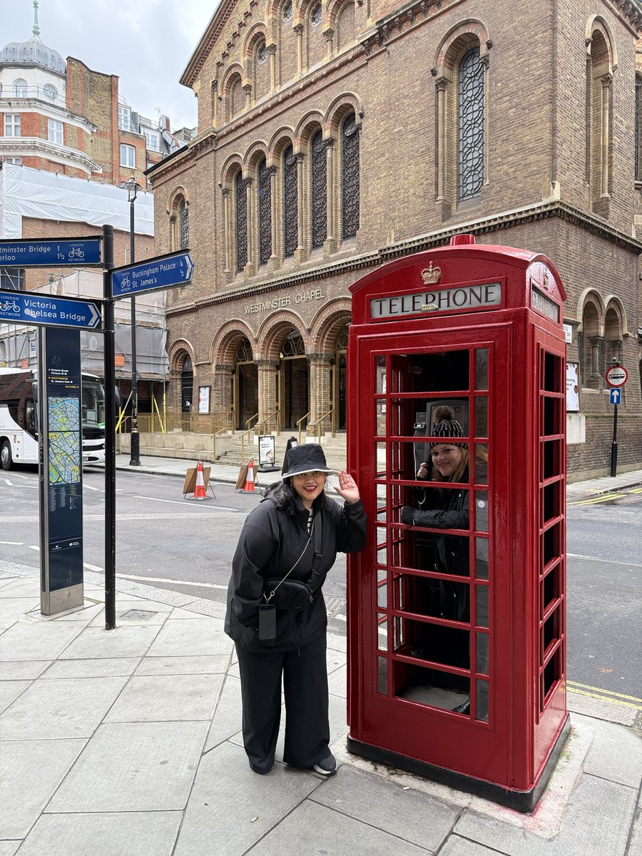 KaryIzzy_45's tweet photo. U.S. #ALPHAZ in London ๐ฌ๐ง waiting on the #XG_FIRST_HOWL WORLD TOUR. When the stars ๐ซalign and your on vacation with your sister visiting family and get a chance to see your favorite group ๐บ๐ฌ๐ง๐ซ ๐บ๐ฝ๐ฆ๐๐๐ฆ๐ฟ๏ธ๐ฅ๐ calling all London ALPHAZ๐๐บ๐พ
#XG
#XGALX
#XG_FIRST_HOWL ๐บ๐ฝ https://t.co/EEksE9f5Pn