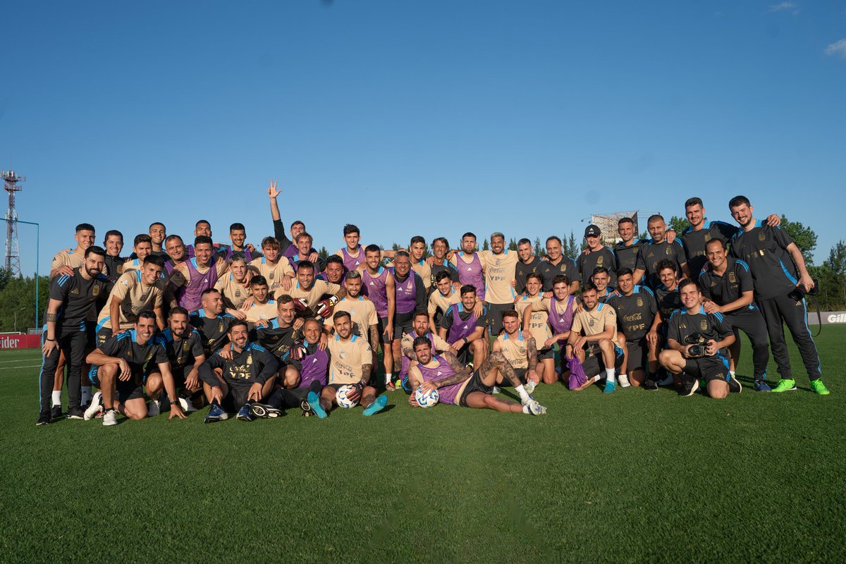 Se viene el último del año 🇦🇷💪🏻

Todos juntos mañana. ¡VAMOS <a href="/Argentina/">🇦🇷 Selección Argentina ⭐⭐⭐</a>! ¡VAMOS SELECCIÓN!