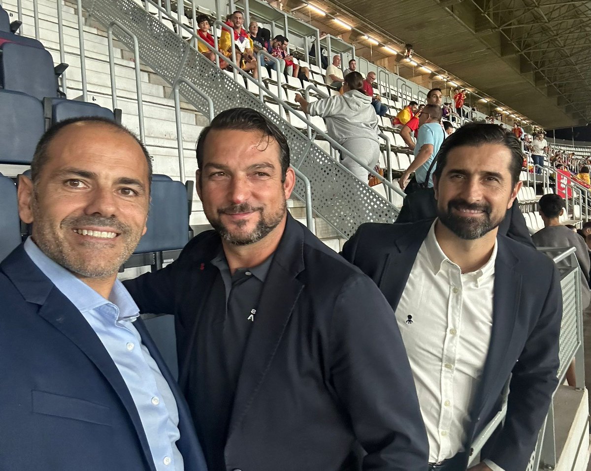 Leyendas España tweet media