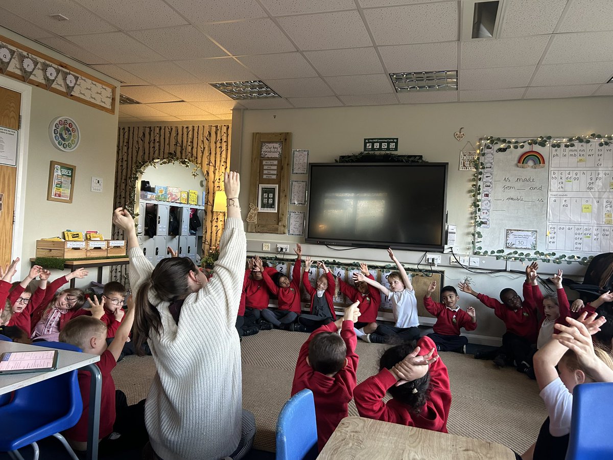 BG_Hares's tweet photo. We had such a brilliant #BGMusic workshop today with MEG from @UoYMusicEdGroup 🎶 we loved exploring pitch and dynamic through using our voices, and we haven’t stopped singing the ‘bumblebee tuna’ song! 🐇 https://t.co/fFW2FKQxKN
