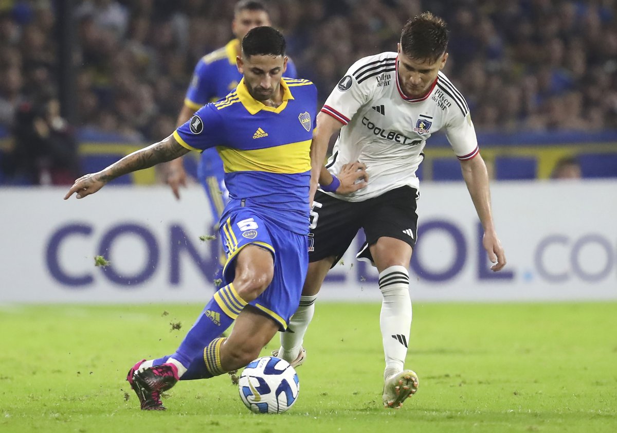 Leonardo Gil jugó contra Boca con la camiseta de Colo Colo.
