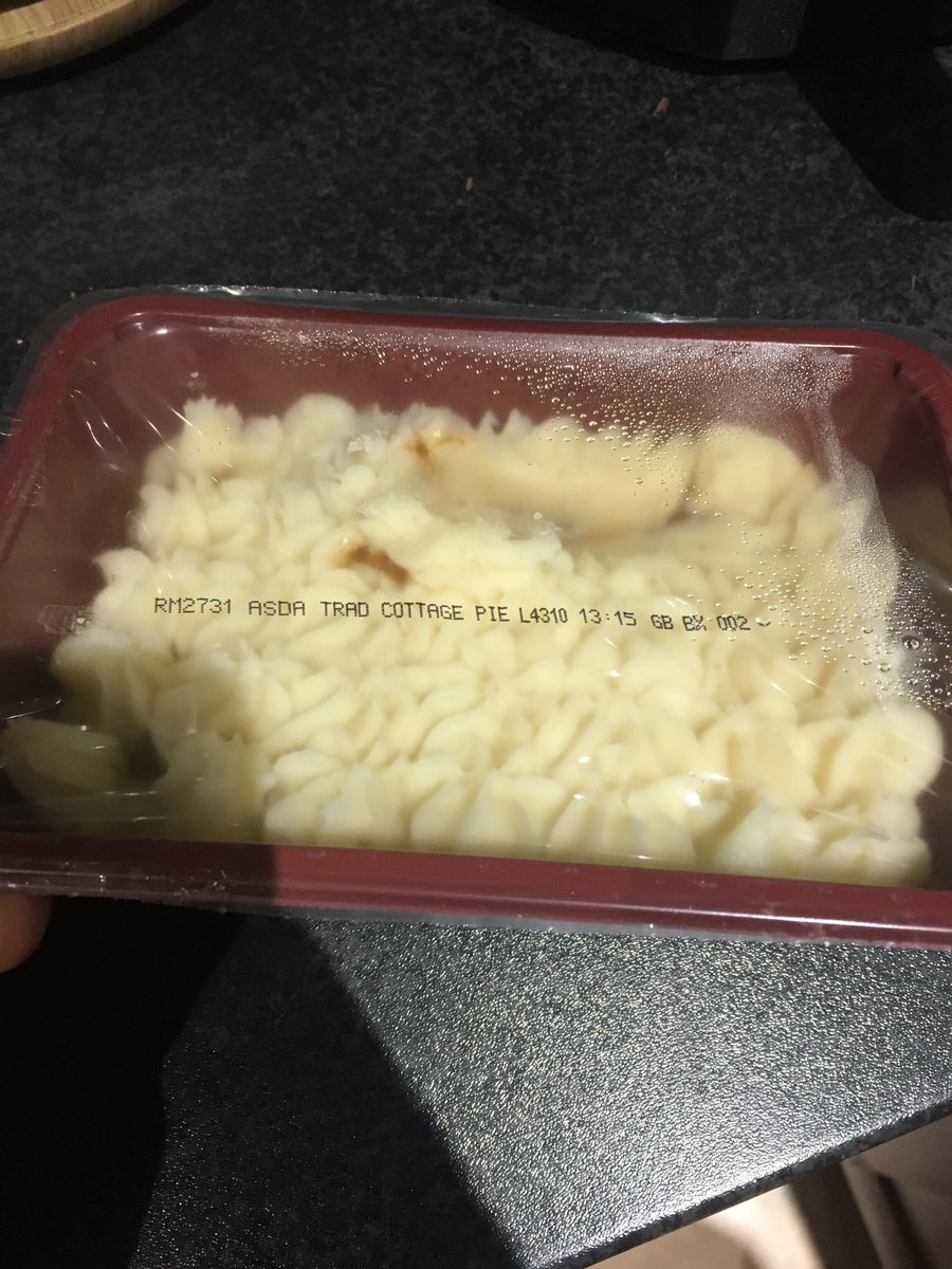 kasomaeric's tweet photo. Oh…@asda @AsdaServiceTeam I’m sure you can appreciate my bitter disappointment as I took off the sleeve for a late-dinner, only to find this 🤔🤨🤦🏾‍♂️ https://t.co/7NVLArPgK0
