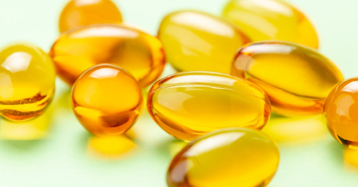 WebMD's tweet photo. A large new study has linked fish oil supplements to getting heart problems like an irregular heartbeat or having a stroke. https://t.co/DEqdmINDB0 https://t.co/XI2SkpotGV