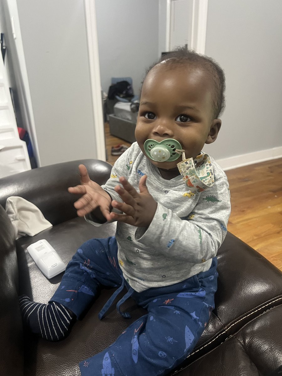 DJPATLAX's tweet photo. The smile he makes right as he farts on his Dad’s brand new $2500 couch set 😂😂😂
I love this kid 🤞🏿❤️🔥👨👦 #SingleFatherLife https://t.co/Z3Y0JuhGQP