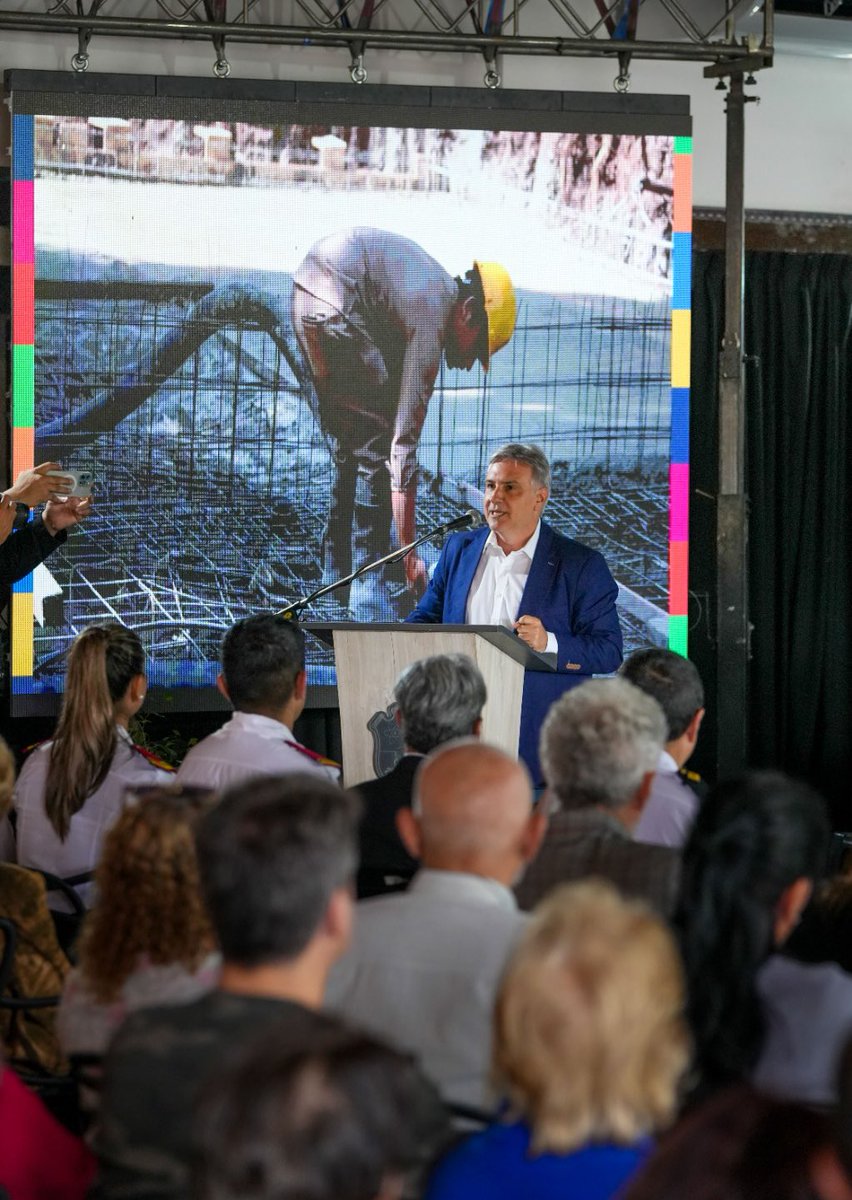 MartinLlaryora's tweet image. Durante mi visita a la ciudad de #Embalse, anunciamos #obras de infraestructura urbana por más de 1.100 millones de pesos. Los fondos estarán destinados a diferentes obras que se ejecutarán en 21 localidades del departamento #Calamuchita.

Estos recursos provinciales se