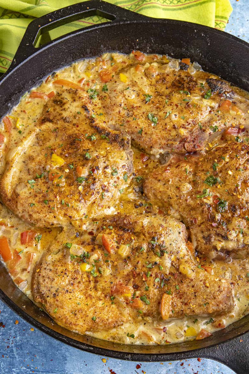 jalapenomadness's tweet image. RECIPE: chilipeppermadness.com/recipes/smothe…

These smothered pork chops are generously spiced with a Creole blend, seared, then simmered in a rich, flavorful gravy for a delicious taste of the south.
#Recipe #Foodie #PorkChops #Creole #Southernrecipe #recipes #Dinnerrecipes