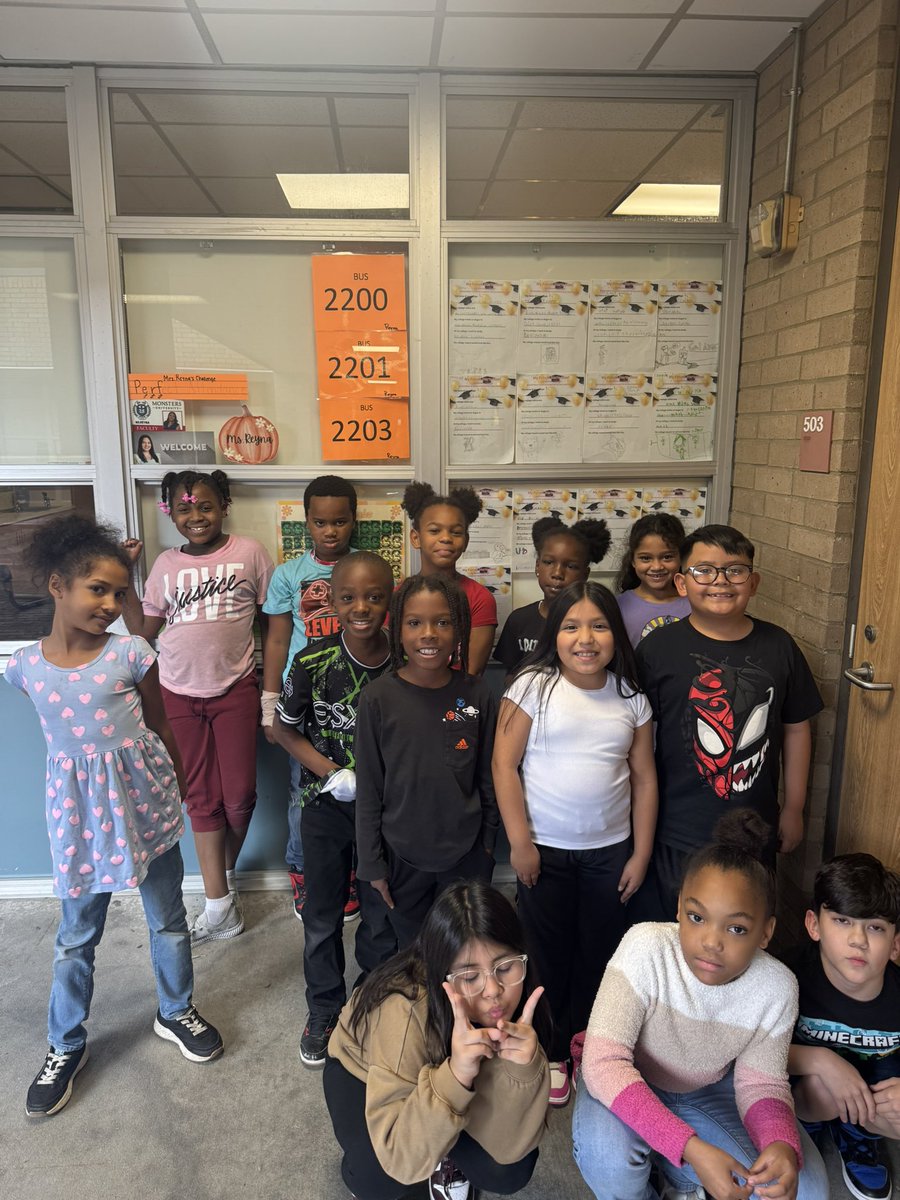 teachwithreyna's tweet photo. My Future Starts Now! ✨ After sharing a little bit of my college experience, I had my students research their future universities. They enjoyed every bit of it! 🤍📚🎓 ##AldineCCMRWeek @AldineISD @StehlikES_AISD https://t.co/87NoCkbIjh