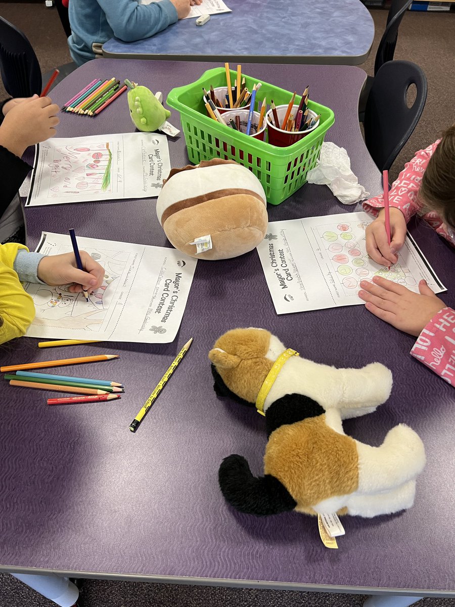 Putting the final touches on the Mayor’s Christmas cards. <a href="/clearbrookcubs/">École Clearbrook Elementary</a> <a href="/AbbotsfordSD/">Abbotsford Schools</a> <a href="/City_Abbotsford/">City of Abbotsford</a>