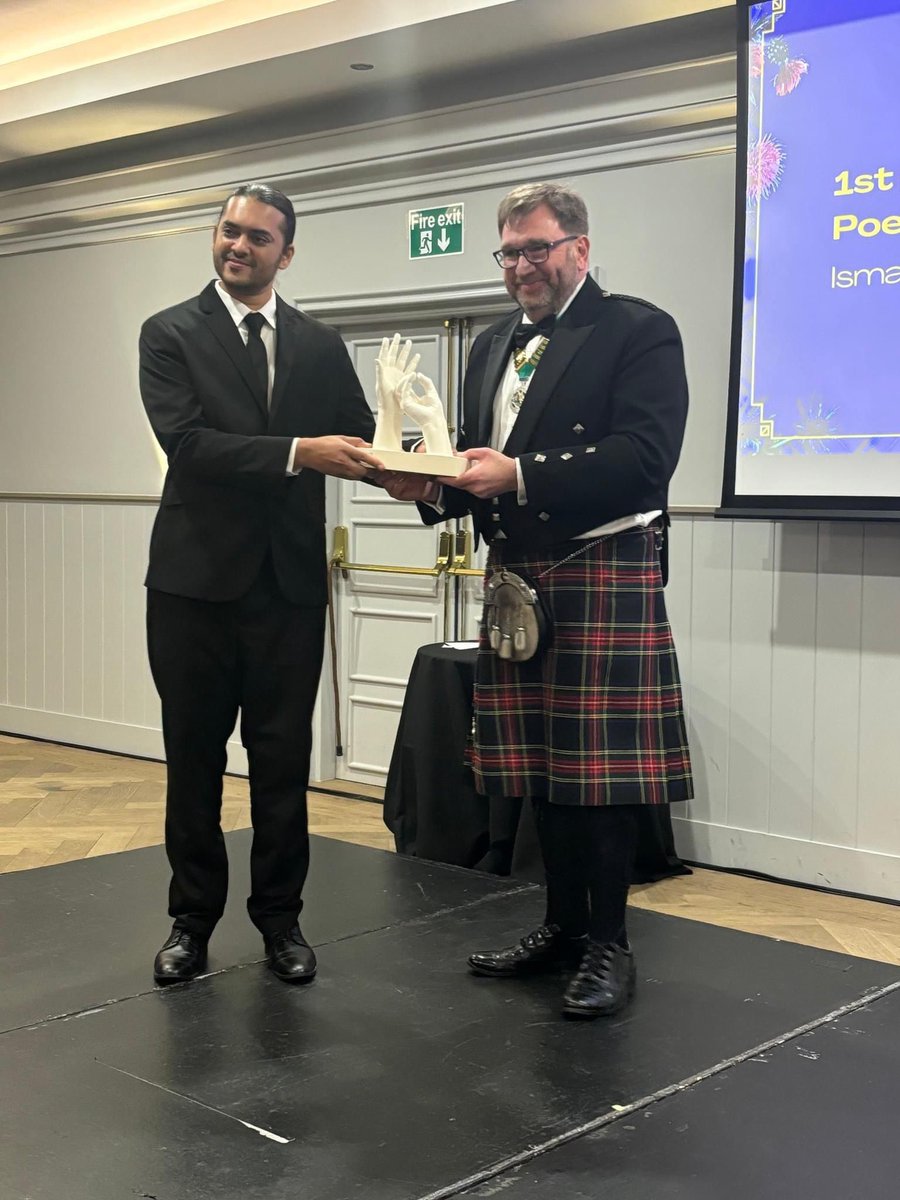 ismael_mansoor's tweet photo. Last Saturday, I travelled from Birmingham to Glasgow for the BDA's Gala. I performed my BSL poem, received a humbling award, and enjoyed every moment of the unforgettable experience!

@BDA_Deaf #bslinourhands #takingbslforward #bslpoetlaureate https://t.co/gEWvPph2kn