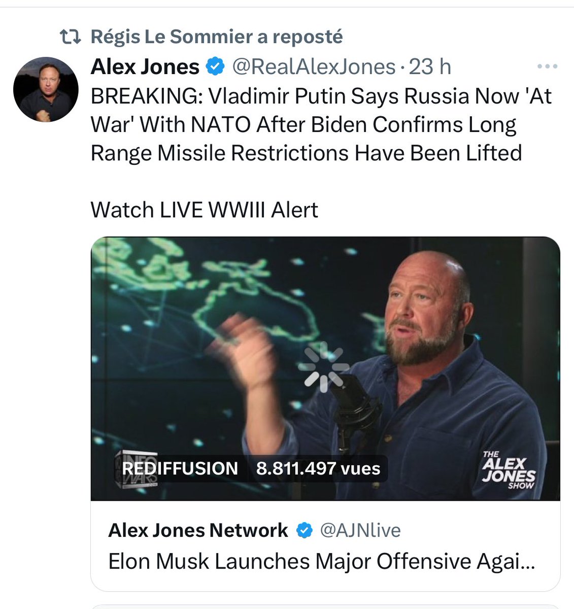 Ah oui quand même: Régis le Paillasson retweete maintenant… Alex Jones.
Il prétend même plus être journaliste en fait, mais assume d’être propagandiste à temps plein