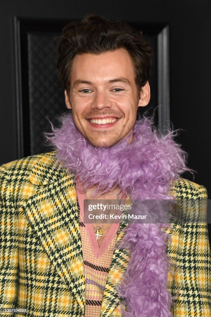 thecolourscheme's tweet image. Re: Blade 2

Mahershala Ali &amp;amp; Harry Styles should never be in the same movie.

Harry Styles is an Emo.
Harry Styles is a Dark Winter.

Mahershala Ali is a goth.
Mahershala Ali is a Soft Summer.

My guess: they tried the dark funeral makeup and Ali said no

x.com/thecolourschem…