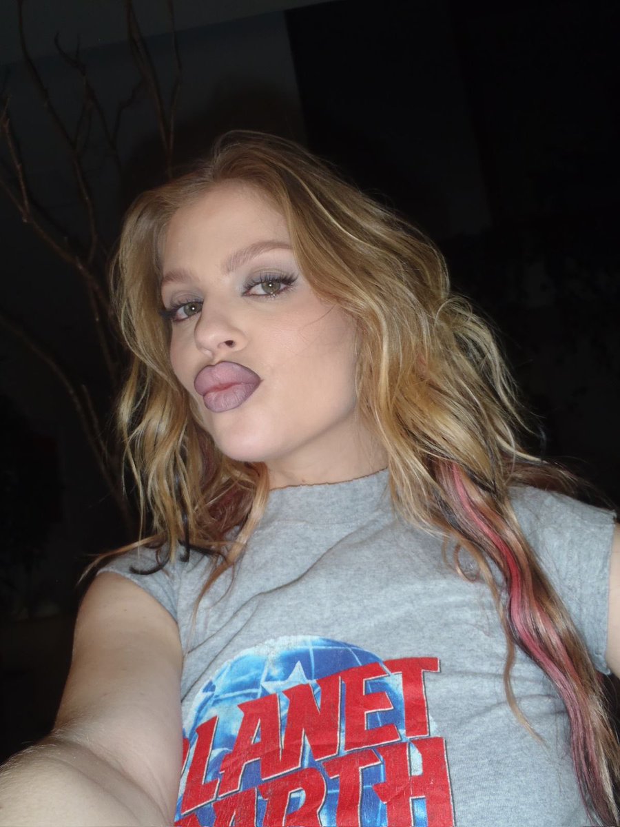 luisasonza's tweet photo. Oi #RoughSelfies https://t.co/uNpQeRvX2e