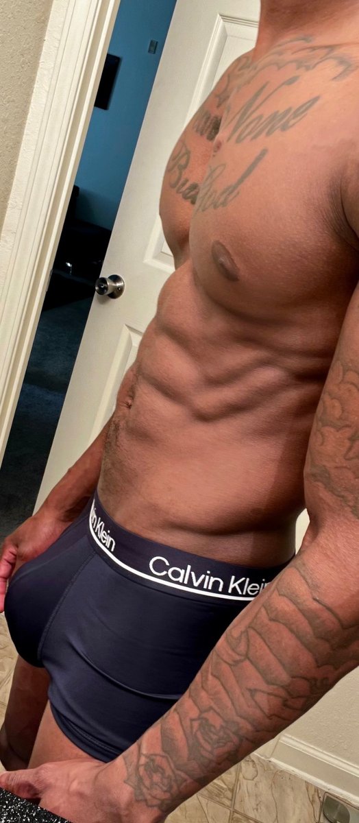 DickyBig488's tweet photo. Don’t be shy baby😘 I’ll be gentle 🫶🏽#BBC #10inch #onlyfans #bigdaddy https://t.co/5Ey7NDN8ig