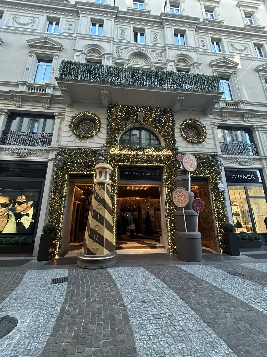 emmaclarehewitt's tweet photo. #Milan always a pleasure…
#Milano #Italy #ForzaMilan https://t.co/zJ6kYup81d