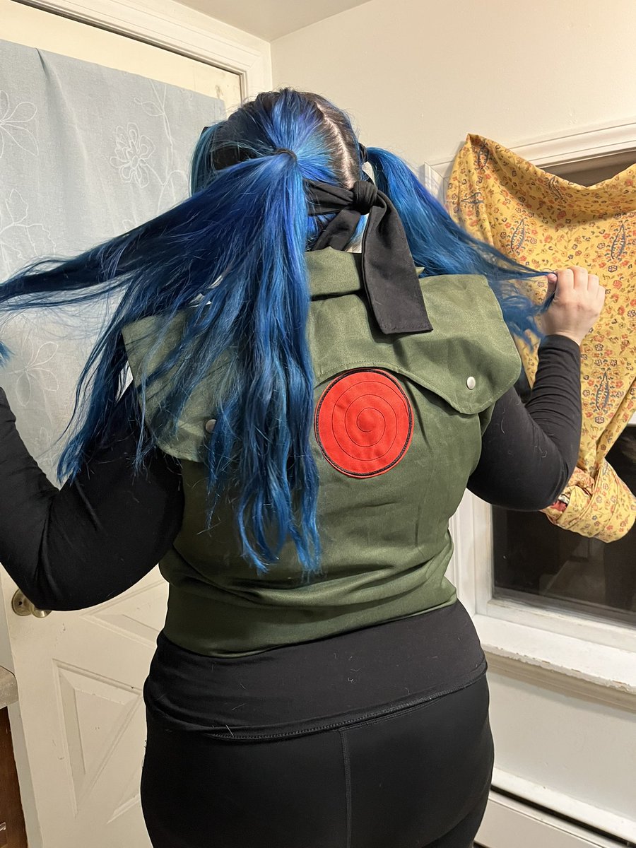 chelly_mc96's tweet photo. The start of my leaf shinobi #cosplay from #naruto not done yet! Planning on adding some more details. I’m also not any specific character, just kinda my own twist! 
#NarutoShippuden #NARUTO25th #saratogacomiccon https://t.co/hHF8w0T0sv