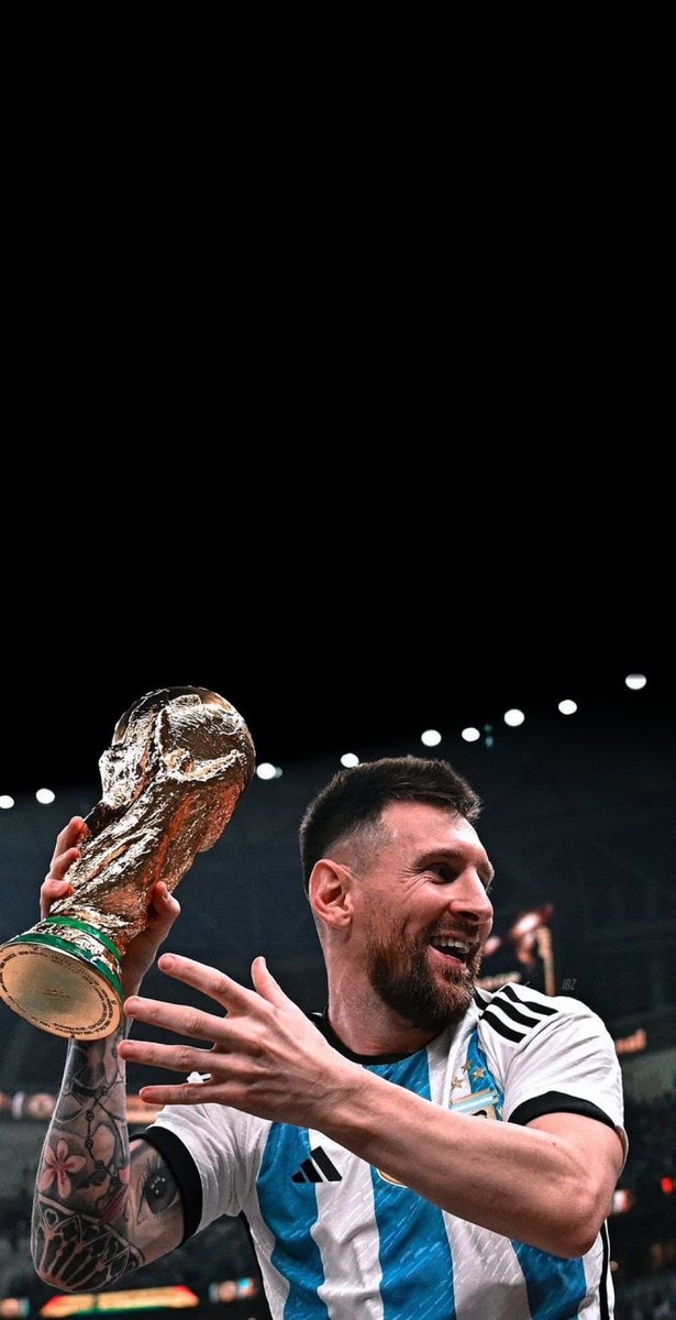 faiz511_'s tweet photo. #كرستيانو_رونالدو

لن تنجب النساء مثله كلاعب كره قدم 💪🏻

تدرون اسمه مو ميسي اسمه التااااااااااااريخ لكره القدم ⚽️ https://t.co/NoqHC1wjre