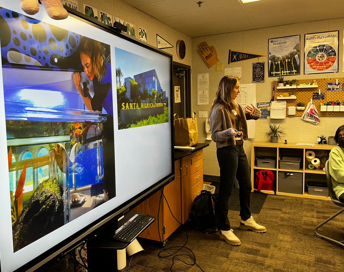 csulb_rds's tweet photo. Alexis and Caribel from the Marine Ecology Lab presented at Middle College High School this morning, discussing their unique pathways into their current research at CSULB. The students got the opportunity to investigate sexual dimorphism in birds and chipmunks! 🐦‍⬛🐿️ https://t.co/D5l7C4JCsp