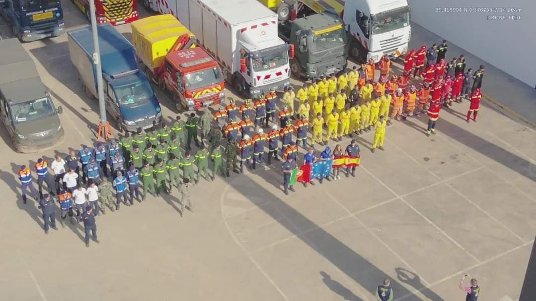 Iberismo's tweet photo. La Directora General de Emergencias y Protección Civil de España, visitó la base de operación de #FOCON en Portugal. Una fuerza conjunta de militares y protección civil que participó en las labores de auxilio a las localidades afectadas por la Dana en Valencia.
Portugal ofreció ayuda el mismo día de la catástrofe.