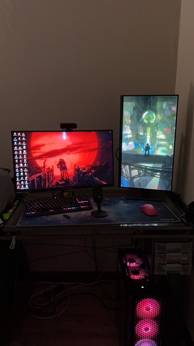 MiniTotodily's tweet photo. Second monitors make the world of a difference. Stream soon? https://t.co/x9gkO0jnUy